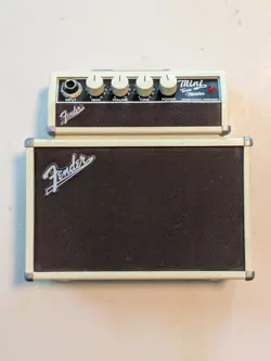 MINIATURE AMP