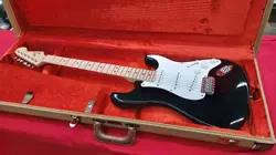 FENDER STRATOCASTER BLACKIE