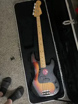 FENDER PRECISION BASS GUITAR 4 STRING