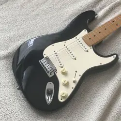 FENDER AMERICAN STANDARD STRATOCASTER ELECTRIC GUITAR BLACK W/HARD CASE