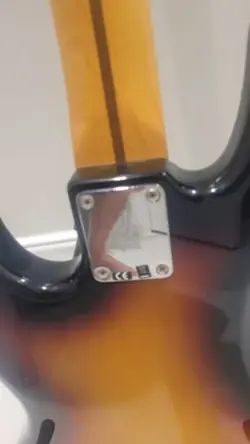 FENDER PLAYER JAZZ BASS PAU FERRO FINGERBOARD 3-COLOR SUNBURST