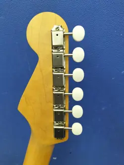 STRATELECTRIC GUITAR