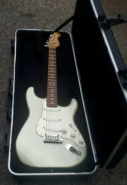 STRATOCASTER W/ DELTA