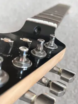 2008 FENDER STARCASTER STRATOCASTER ROSEWOOD NECK W/BLACK HEADSTOCK EXCELLENT!