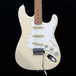 FENDER SQUIER SERIES STANDARD STRATOCASTER, ARCTIC WHITE, GIG BAG