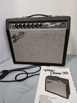 TESTED WORKS!  FENDER VIBRO CHAMP XD 5 WATT GUITAR AMP WITH MANUAL