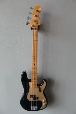 USED 2023 FENDER VINTERA II '50S PRECISION ELECTRIC BASS GUITAR