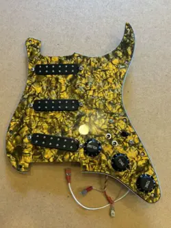 LOADED PICKGUARD SPLIT