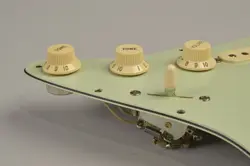 STRATOCASTER NOS STRAT