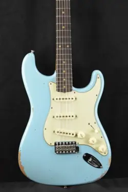 FENDER CUSTOM SHOP '62 STRAT RELIC WITH CLOSET CLASSIC HARDWARE - FADED AGED