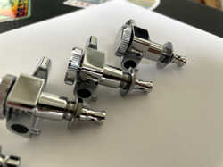 STAGGERED LOCKING TUNERS