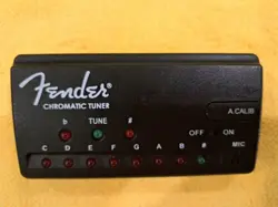 FENDER GUITAR CHROMATIC TUNER
