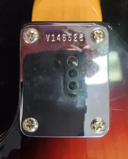 AMERICAN VINTAGE FENDER