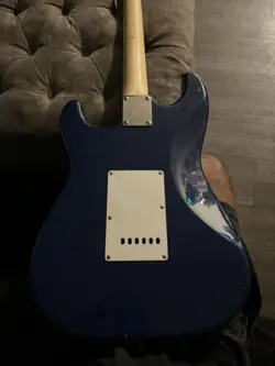 ANNIVERSARY BLUE STRATOCASTER
