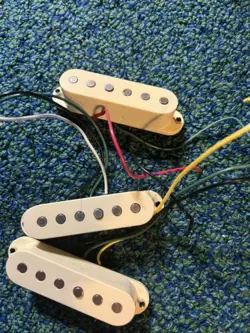 PICKUPS USED STRATOCASTER