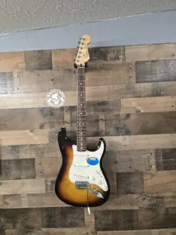 2007 FENDER STRATOCASTER SSS SUNBURST.