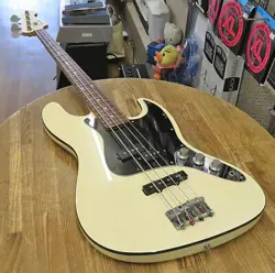 FENDER JAPAN AJB SAFE DELIVERY FROM JAPAN