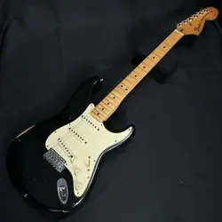 1972 STRATOCASTER BLACK