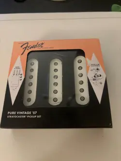 FENDER PURE VINTAGE ‘57 STRATOCASTER PICKUP SET