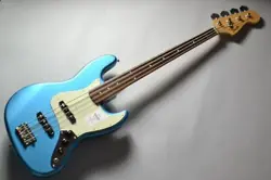 FENDER MADE IN JAPAN TRADITIONAL 60S JAZZ BASS ROSEWOOD FINGERBOARD LAKE PLACI