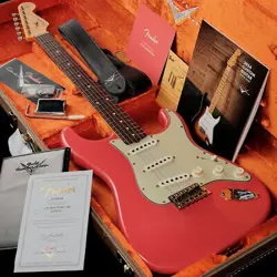 FENDER CS / LIMITED 62/63 STRATOCASTER JOURNEYMAN RELIC AGED FIESTA RED CZ579172