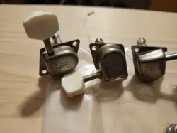 VINTAGE FENDER F TUNERS