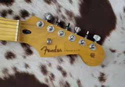 FENDER STRATOCASTER SQUIER GUITAR ALDER.