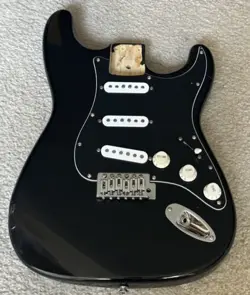 2006 FENDER (STARCASTER) STRATOCASTER SSS DAVID GILMOUR VIBE 42MM BODY NICE