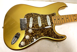 STRAT W/FENDER STRATOCASTER