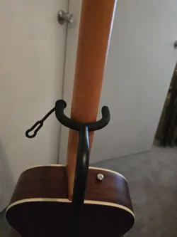 GUITAR NATURAL MAHOGANY