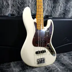 FENDER USA AMERICAN PROFESSIONAL II JAZZ BASS MAPLE FINGERBOARD OLYMPIC WHITE