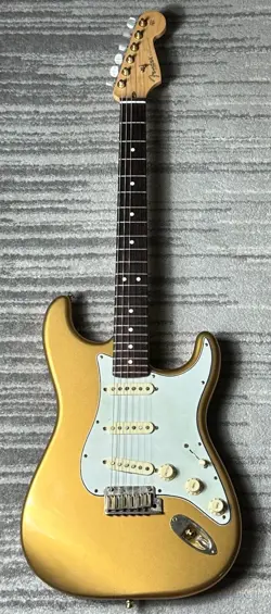 STRATOCASTER W/ BIG