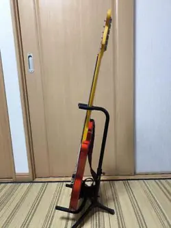 FENDER TRADITIONAL 70S MUSTANG