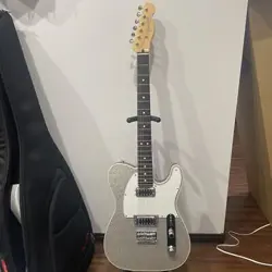 FENDER MADE IN JAPAN LIMITED SPARKLE