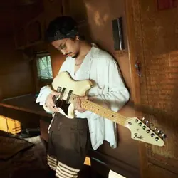 FENDER DAIKI TSUNETA SWINGER SIGNATURE MODEL