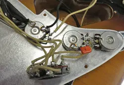 FENDER AMERICAN VINTAGE '62 STRATOCASTER