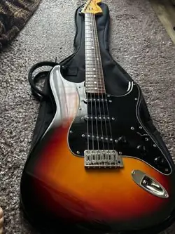 FENDER JAPAN SQUIER A SERIAL 1985 STRATOCASTER ELECTRIC GUITAR FROM JAPAN