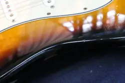 FENDER AMERICAN VINTAGE 1962 STRATOCASTER 3-COLOR SUNBURST USED