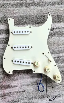 STARCASTER SSS LOADED