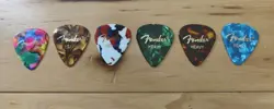 SIX - FENDER HEAVY GUITAR PICKS FREE SHIPPING - LOWEST PRICE ON EBAY