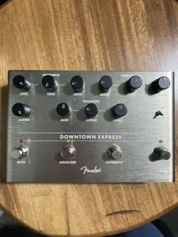 FENDER DOWNTOWN EXPRESS PREAMP/COMPRESSOR/OVERDRIVE BASS EFFECTS PEDAL
