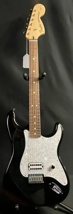 FENDER TOM DELONGE STRATOCASTER ELECTRIC GUITAR GLOSS BLACK W/ GIG BAG