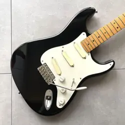 FENDER BLACKIE ERIC CLAPTON STRATOCASTER ELECTRIC GUITAR BLACK WITH CASE