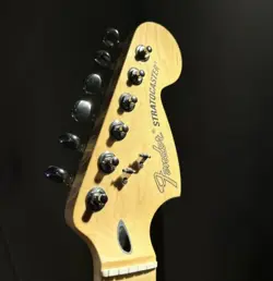 W/FENDER LOCKING TUNERS