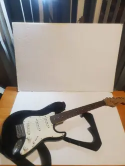 FENDER SQUIER MINI STRATOCASTER 6 STRING ELECTRIC GUITAR BLACK