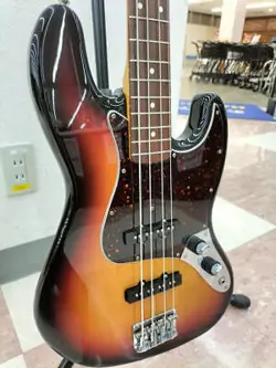 AMERICAN VINTAGE 62 JAZZ BASS FENDER UNITED STATES