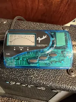 FENDER LX-12 AUTO CHROMATIC GUITAR TUNER CLEAR BLUE