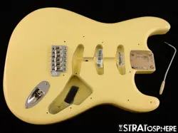 AMERICAN FENDER MALMSTEEN STRAT BODY   HARDWARE, STRATOCASTER WHITE