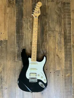 VINTAGE FENDER SQUIER STRATOCASTER 1992
