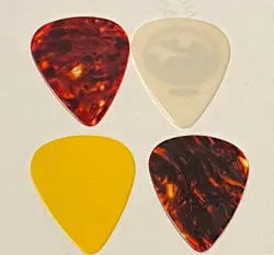 GUITAR PICKS- LOT